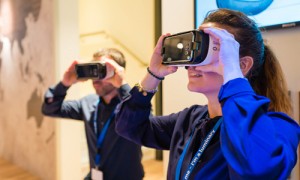 【新闻图片】借助虚拟现实（VR）技术，昕诺飞为客户提供可视化照明体验 02_副本