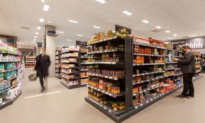 【新闻图片】德国汉堡EDEKA Clausen超市安装昕诺飞UV-C紫外线产品，为员工与顾客健康保驾护航_副本