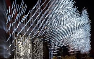 泰国MoMA铝博物馆|光即材料，萤火虫在繁华都市绽放